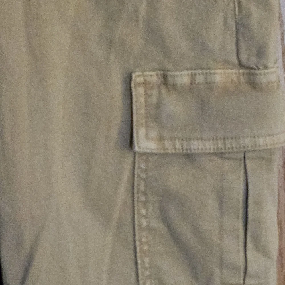 American Eagle Outfitters Tan Cargo Pants - Picture 6 of 6